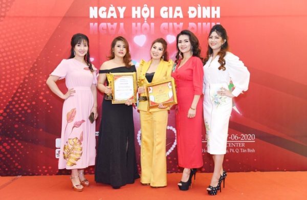 Bông hồng Vàng Asean gọi tên doanh nhân Nguyễn Thị Thanh
