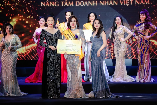 Hành trình ý nghĩa của doanh nhân Vũ Thị Vân Anh đến với Hoa hậu Sắc đẹp Doanh nhân Việt Nam qua ảnh 2020