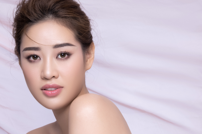 Hoa hậu Khánh Vân đẹp với lụa