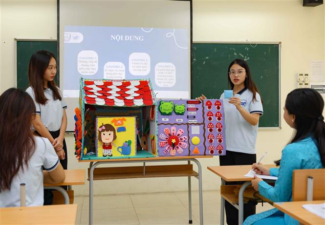 vna_potal_noi_chap_canh_uoc_mo_dung_tren_buc_giang_cua_nhung_nha_giao_tuong_lai_7712304