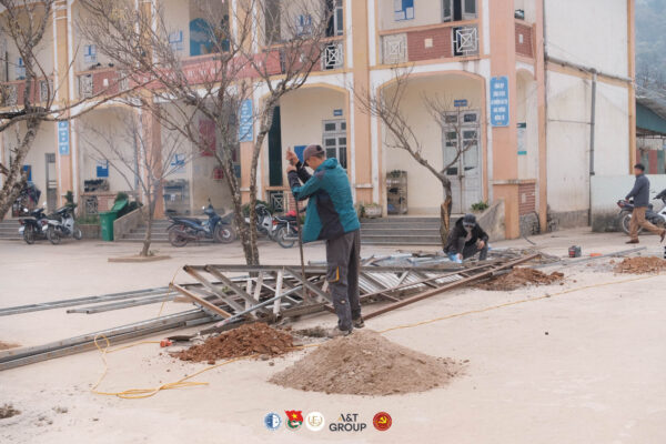 Xây dựng điểm trường